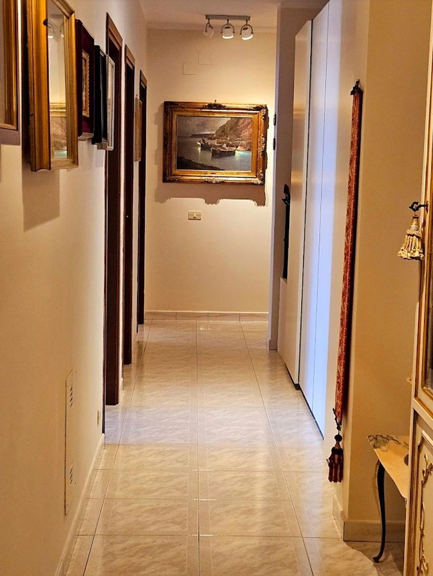 L'ingresso dello studio in Corso Europa 219
